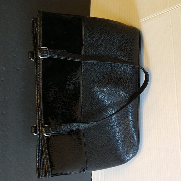 VGUC. Nine West black handbag / shoulder bag. - Picture 2 of 8